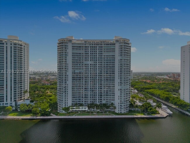 Building Photo - 7000 Island Blvd