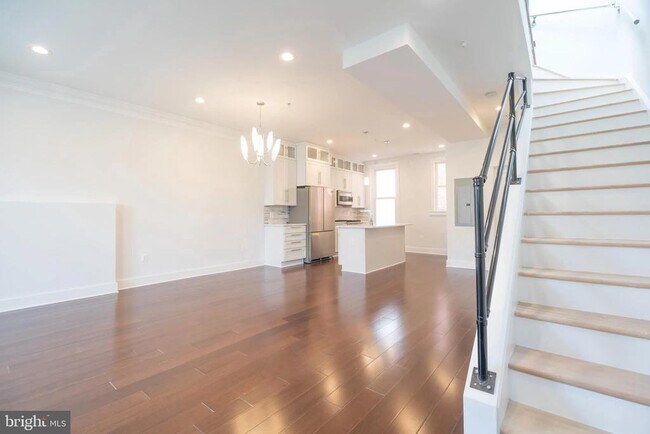 Building Photo - 1640 19th St NW