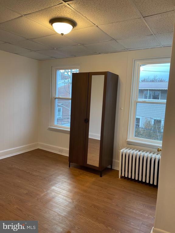 Building Photo - 613 S 8th St