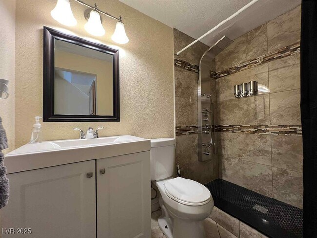 Building Photo - 2419 E Vegas Valley Dr