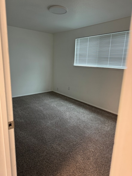 Building Photo - 7109 SE Martins St