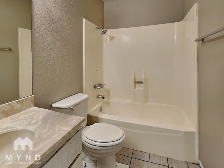 Building Photo - 8343 N 59th Dr