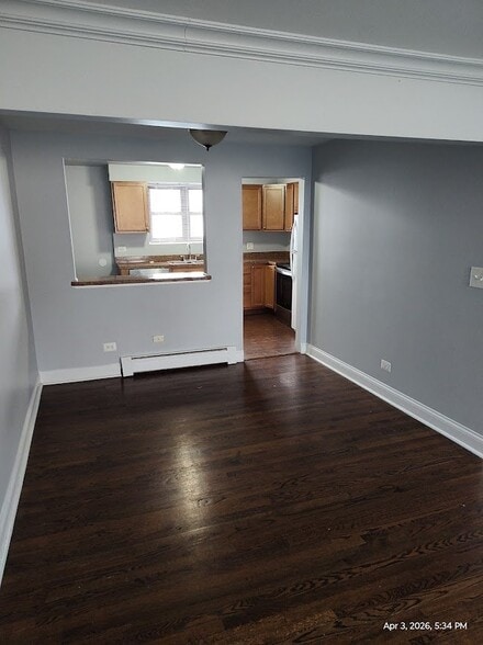 Building Photo - 9016 Lamon Ave