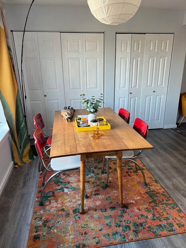 Building Photo - Sunny 2BR Condo in Knightville