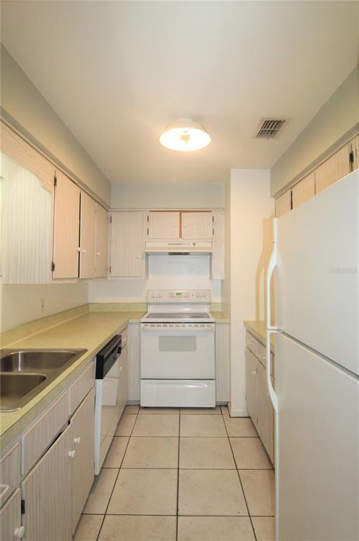 Building Photo - 5509 Fountain Lake Cir