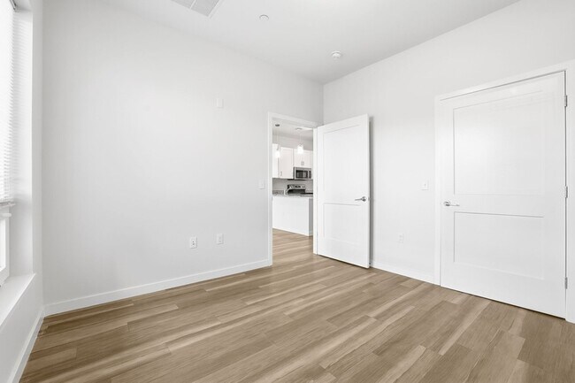 Building Photo - 71 Connecticut Ave