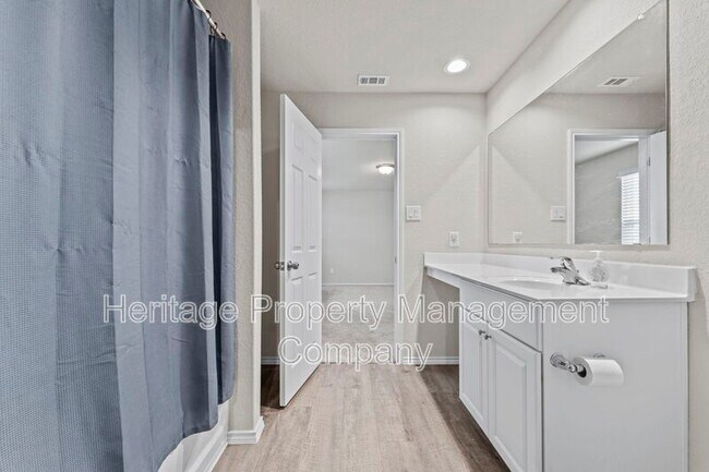 Building Photo - 7115 Mesa Cliffs