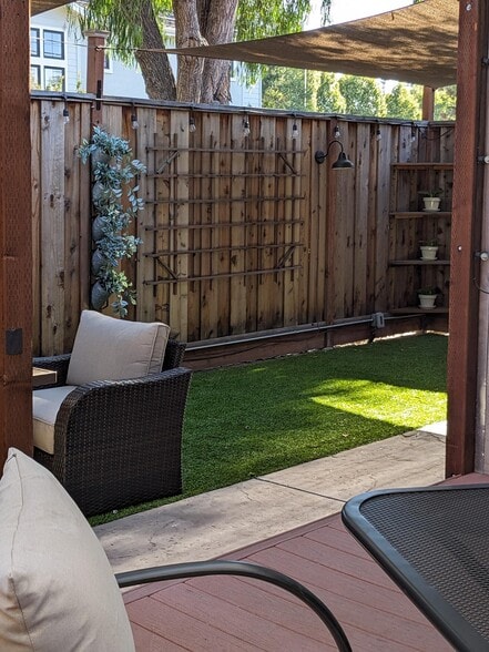 Private Yard - 161 Grant St