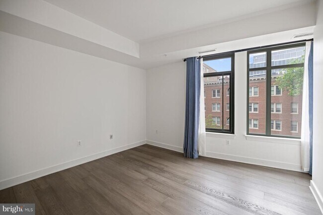 Building Photo - 2425 L St NW