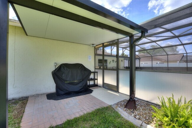Building Photo - 7725 Indian Ridge Trail N