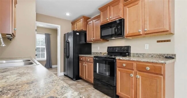 Building Photo - Beautiful Split-Level Home Near Fort Leonard Wood!