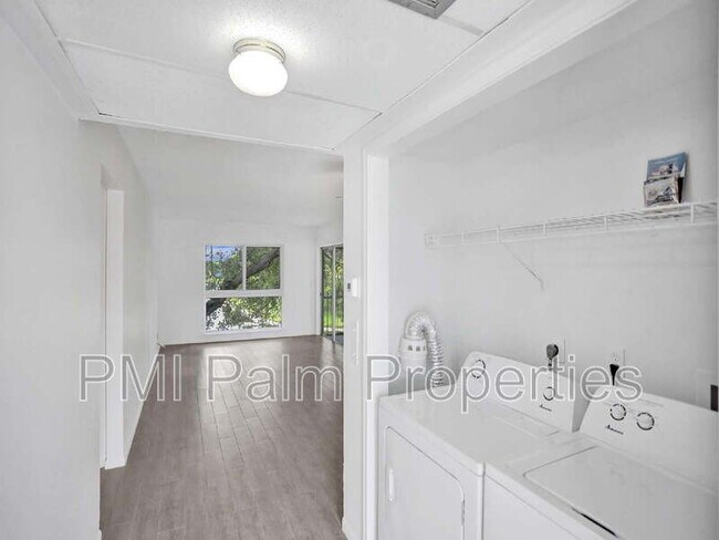 Building Photo - 10193 N Military Trl