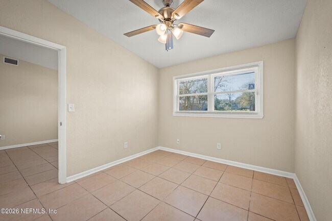 Building Photo - 909 Westgate Dr