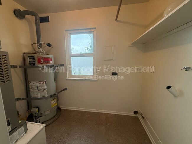 Building Photo - 2474 Seahorse Ave