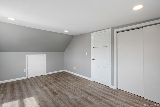 Building Photo - 1 Center Ct