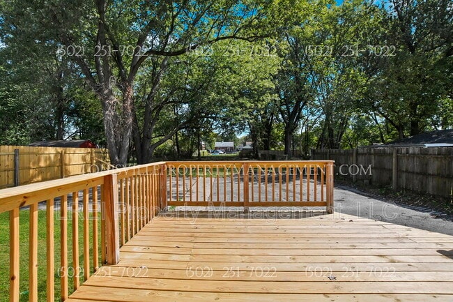 Building Photo - 1120 Loretta St