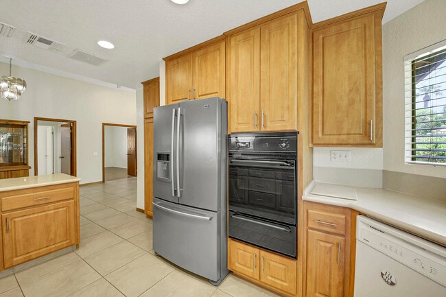 Building Photo - 79825 Camelback Dr