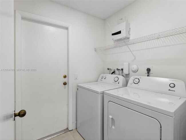 Building Photo - 875 Savannah Falls Dr