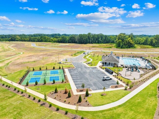 Building Photo - 1837 Vanderlyn St