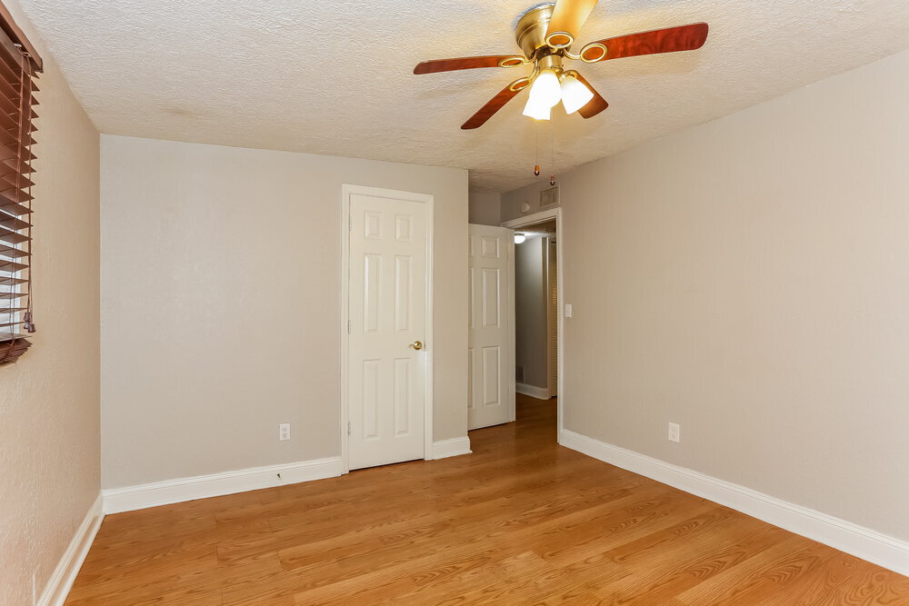 Building Photo - 1458 W 19th St