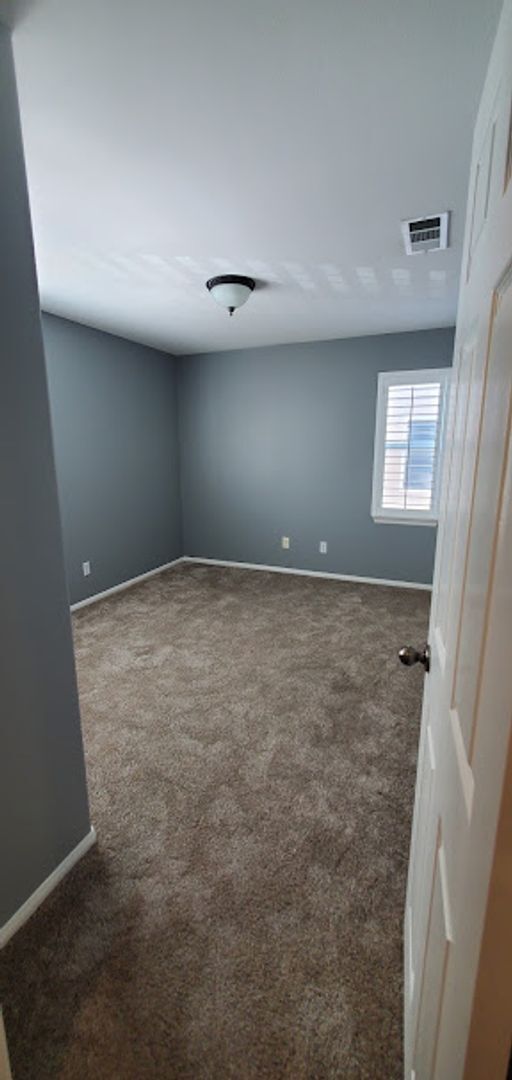 Building Photo - Beautiful House in the Lovely Fair Oaks Ra...