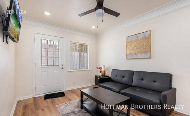 Building Photo - 1161 W 38th St