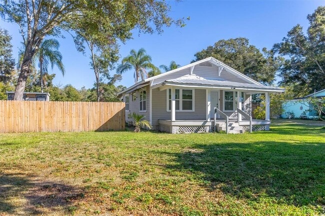 Building Photo - 1571 S Myrtle Ave