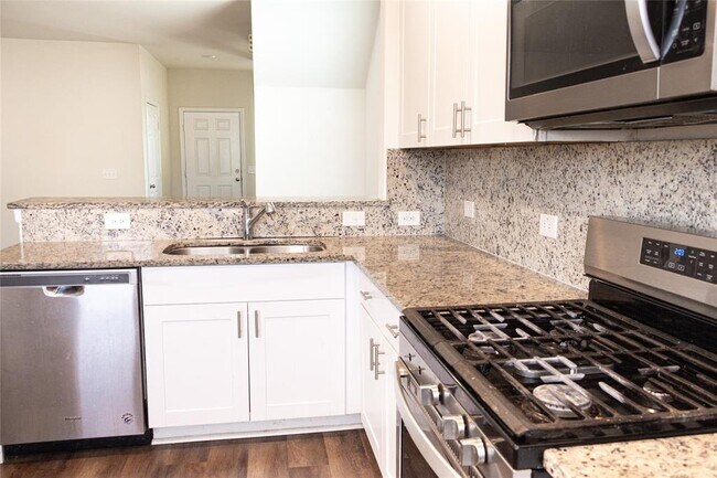 Building Photo - 14511 Sweet Cherry Dr