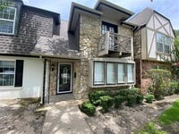 Building Photo - 6 1 Main Pl