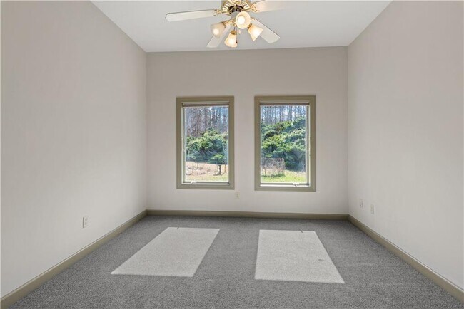 Building Photo - 15905 Westbrook Rd