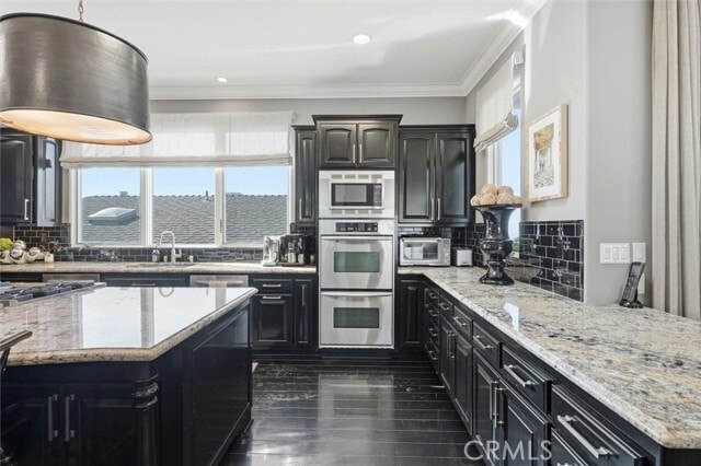 Building Photo - 633 12th St