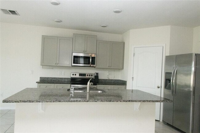 Building Photo - 3940 Silverstream Terrace