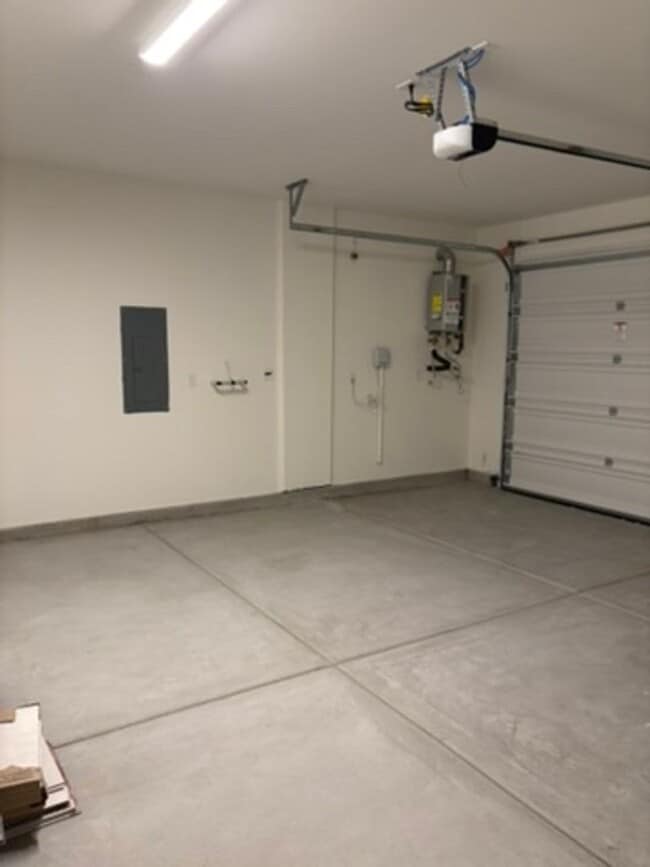 Building Photo - Welcome to this beautiful brand new home in Summerlin!