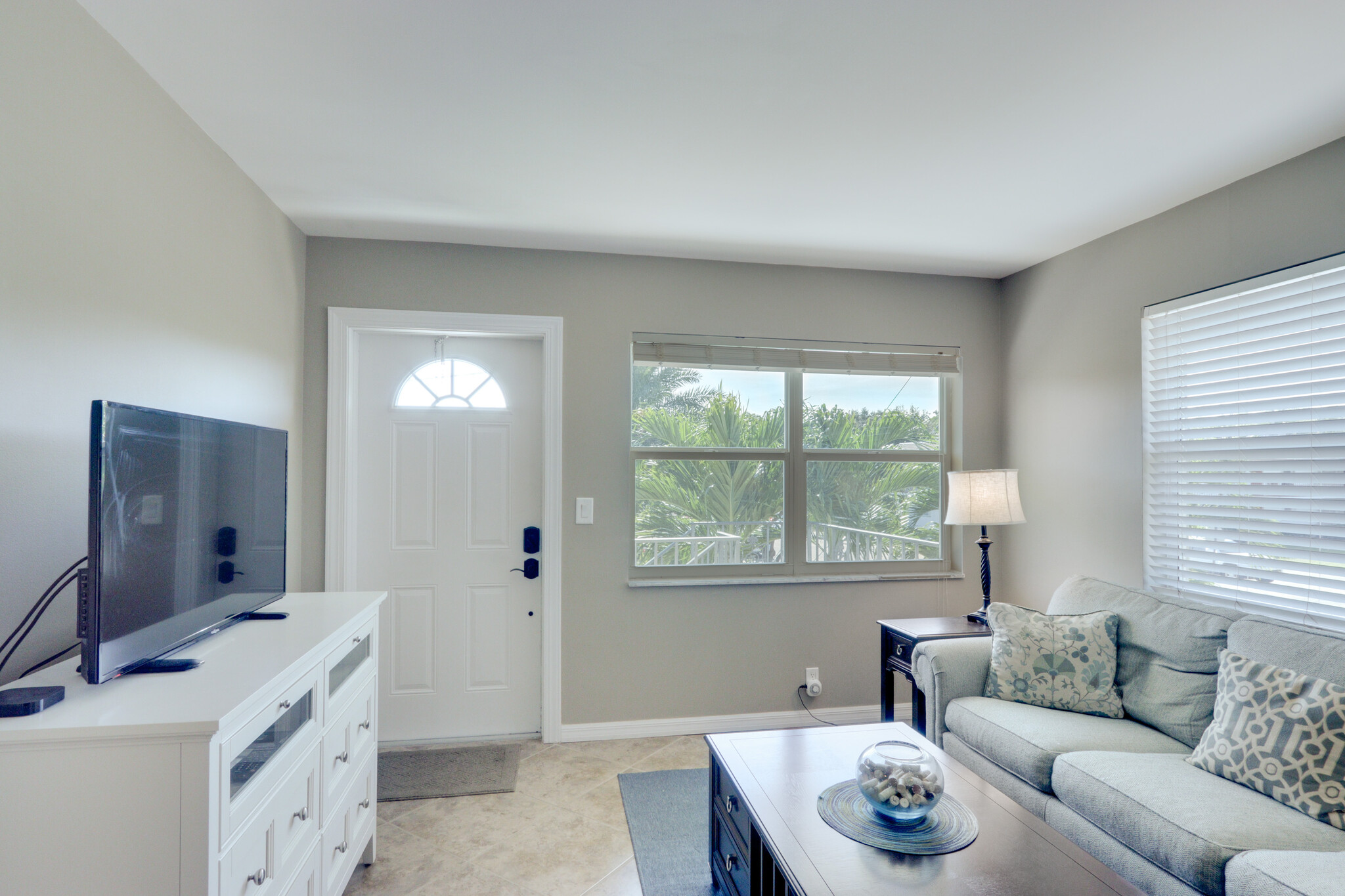 Living room - 230 S Lakeside Dr
