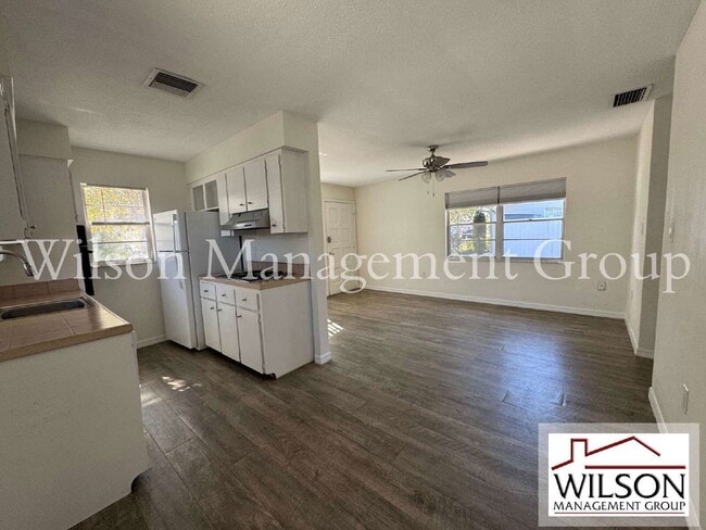 Building Photo - 629 Rugby St