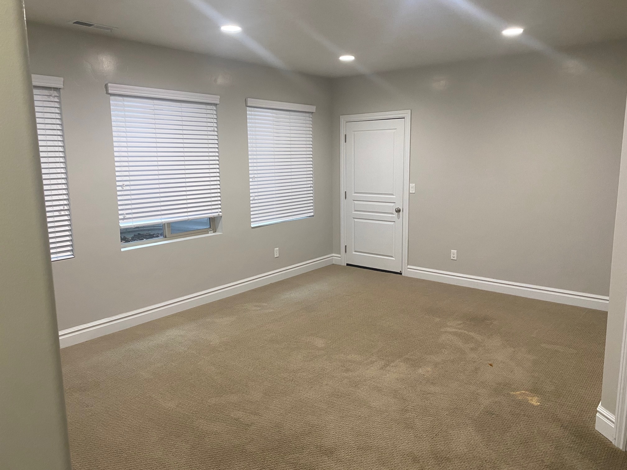 Building Photo - 224 W Bellano Way
