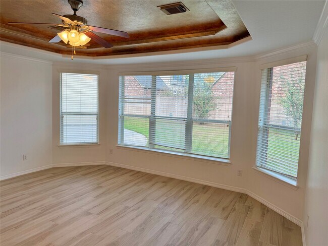 Building Photo - 16406 Lakewood Field Dr