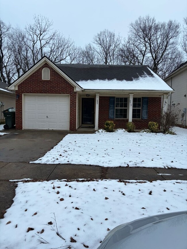 Building Photo - 3 Bedroom Available Now!