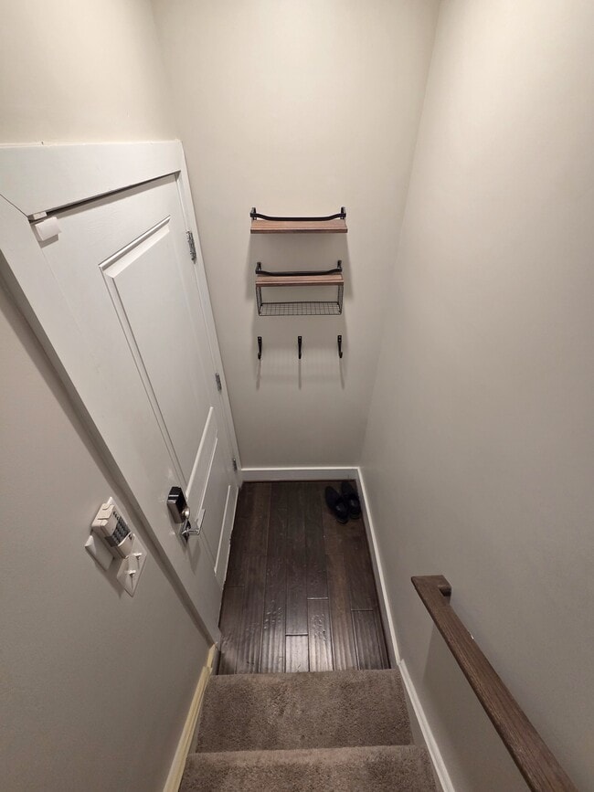 Building Photo - 820 Fern Pl NW