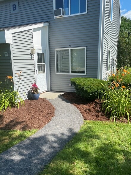 Building Photo - B1 Grandview Dr
