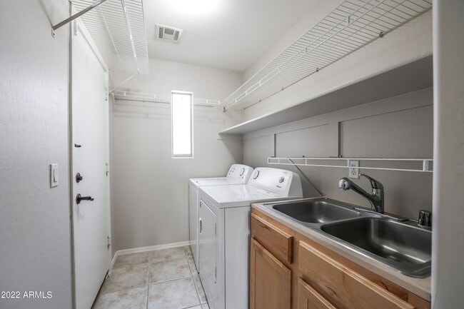 Building Photo - 16462 W Sandra Ln