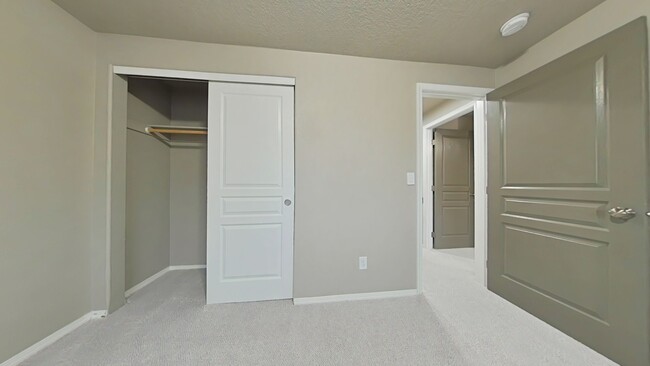 Building Photo - WINTER SPECIAL ~ $1240 OFF FIRST MONTH RENT