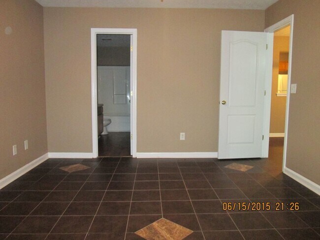 Building Photo - 6237A Dorsett Shoals