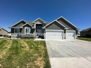 Building Photo - 679 Sterling Dr