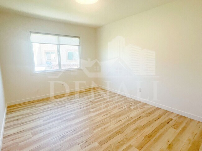 Building Photo - 6026 N 79th St