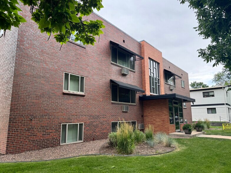 Building Photo - 2054 S Milwaukee St