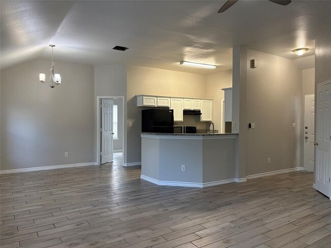 Building Photo - 2405 Wisteria Way