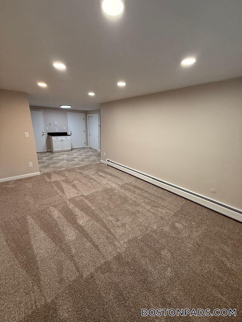 Building Photo - 36 Ridgewood Ln