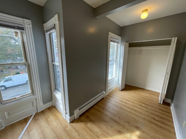 Building Photo - 327 Greenwich Ave