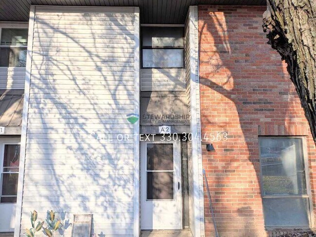 Building Photo - 310 Engadine Ct